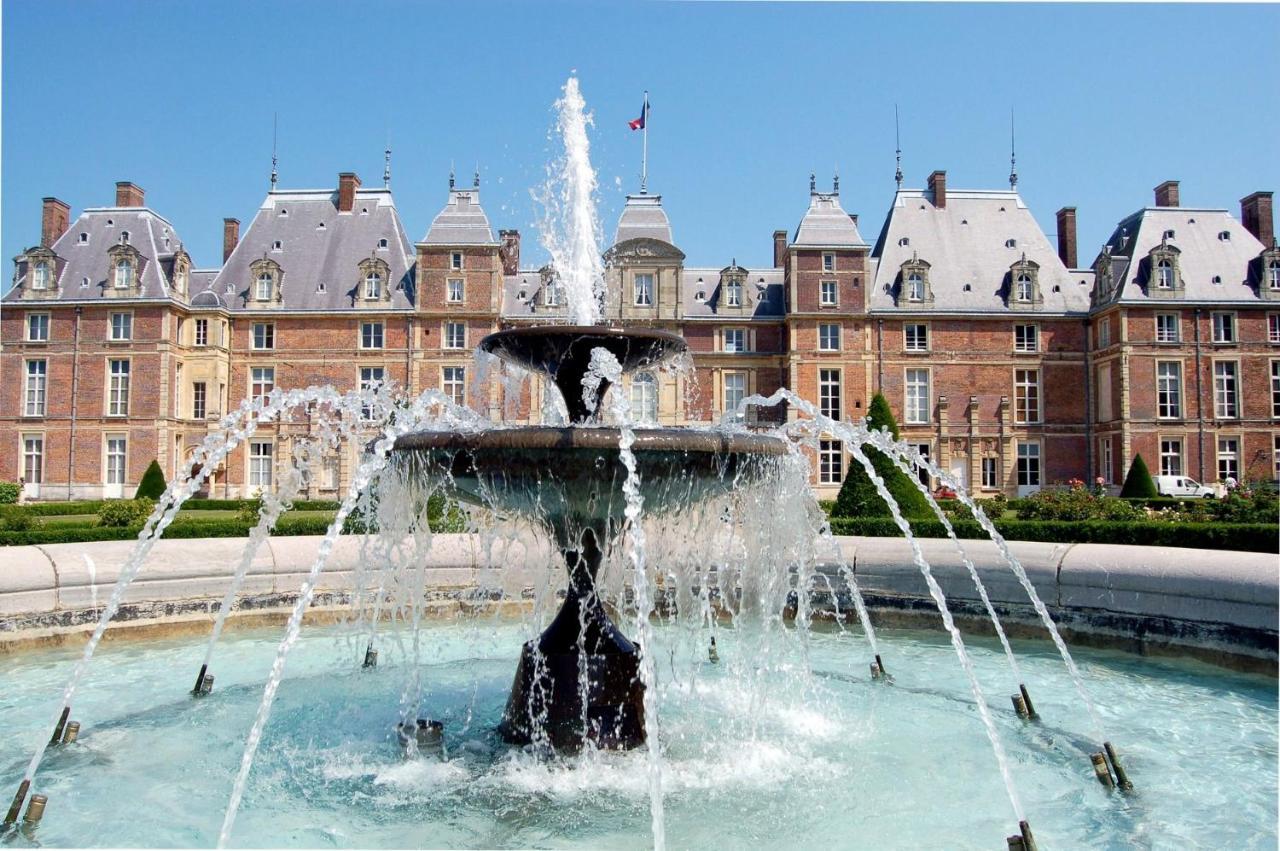 Idealement Situe "Le Studio" Les Locations Isahora Sont Aussi A 2 Pas Du Chateau D'Eu, Des Falaises Du Treport, De Mers Les Bains Et Aux Portes De La Baie De Somme Eu (센마리팀) 외부 사진