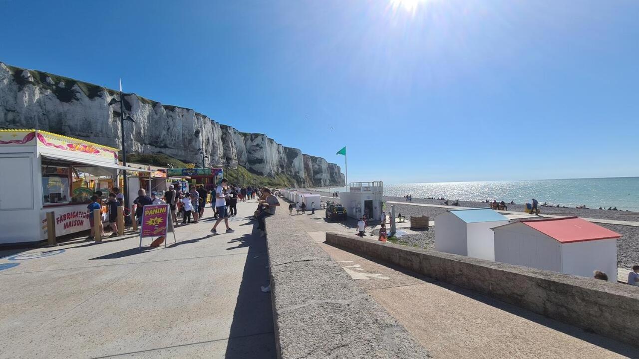Idealement Situe "Le Studio" Les Locations Isahora Sont Aussi A 2 Pas Du Chateau D'Eu, Des Falaises Du Treport, De Mers Les Bains Et Aux Portes De La Baie De Somme Eu (센마리팀) 외부 사진