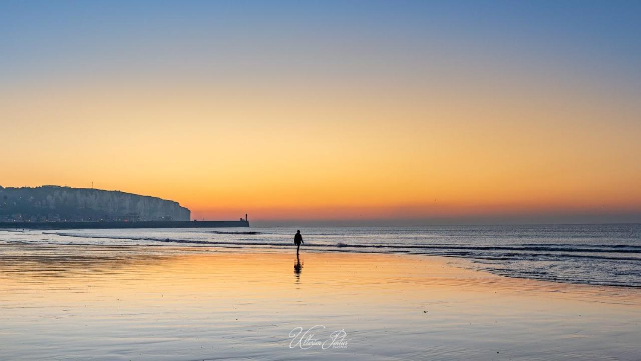 Idealement Situe "Le Studio" Les Locations Isahora Sont Aussi A 2 Pas Du Chateau D'Eu, Des Falaises Du Treport, De Mers Les Bains Et Aux Portes De La Baie De Somme Eu (센마리팀) 외부 사진