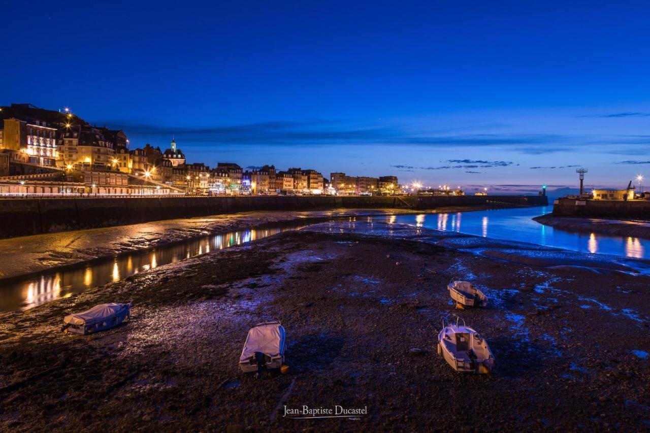 Idealement Situe "Le Studio" Les Locations Isahora Sont Aussi A 2 Pas Du Chateau D'Eu, Des Falaises Du Treport, De Mers Les Bains Et Aux Portes De La Baie De Somme Eu (센마리팀) 외부 사진